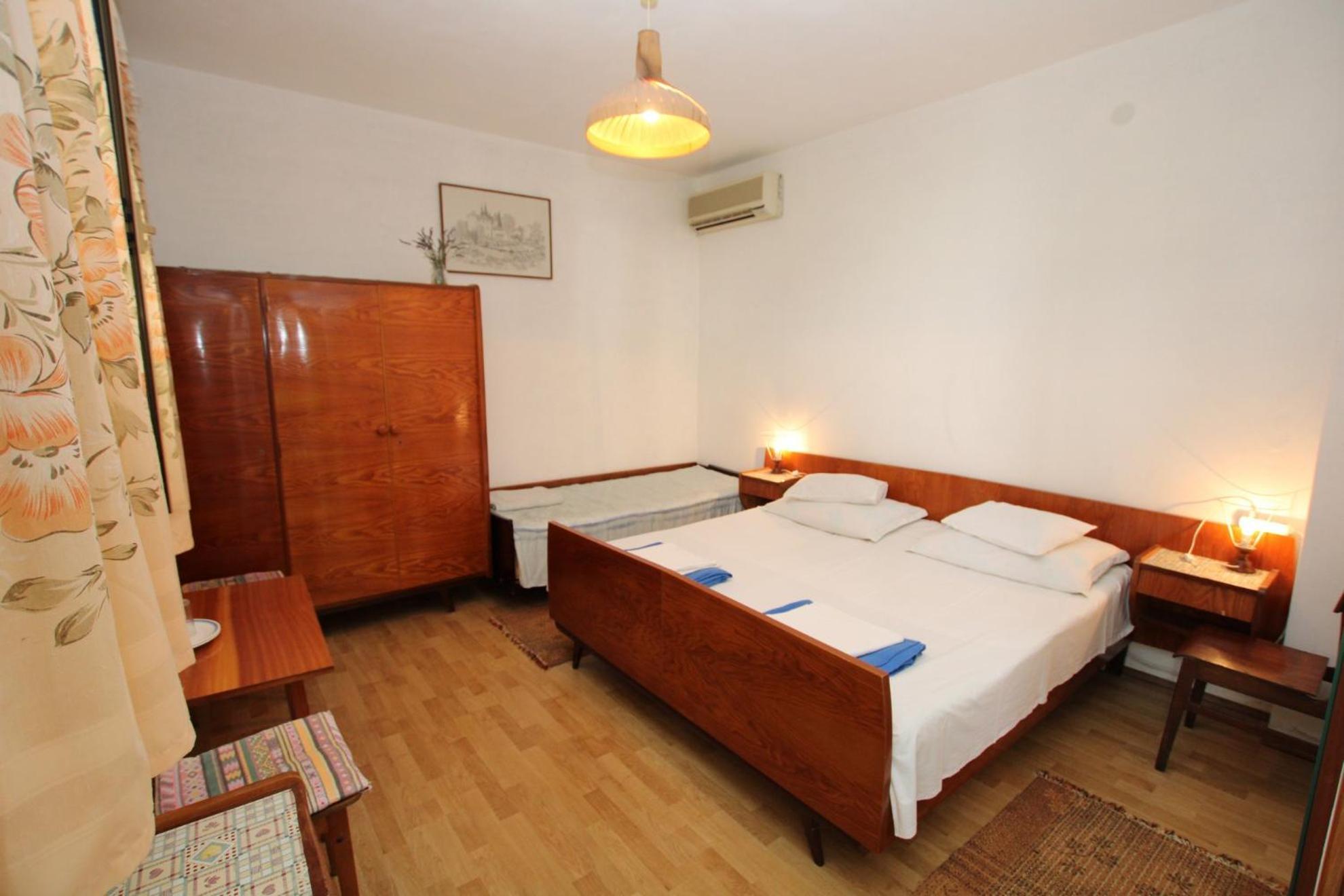 Vintage Rooms & Apartments Porec Bagian luar foto